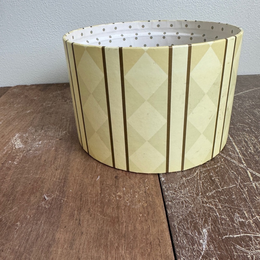 Elegance Round Decorative Jewelry Storage Box with Lid Organizer Home Decor - Picture 6 of 10